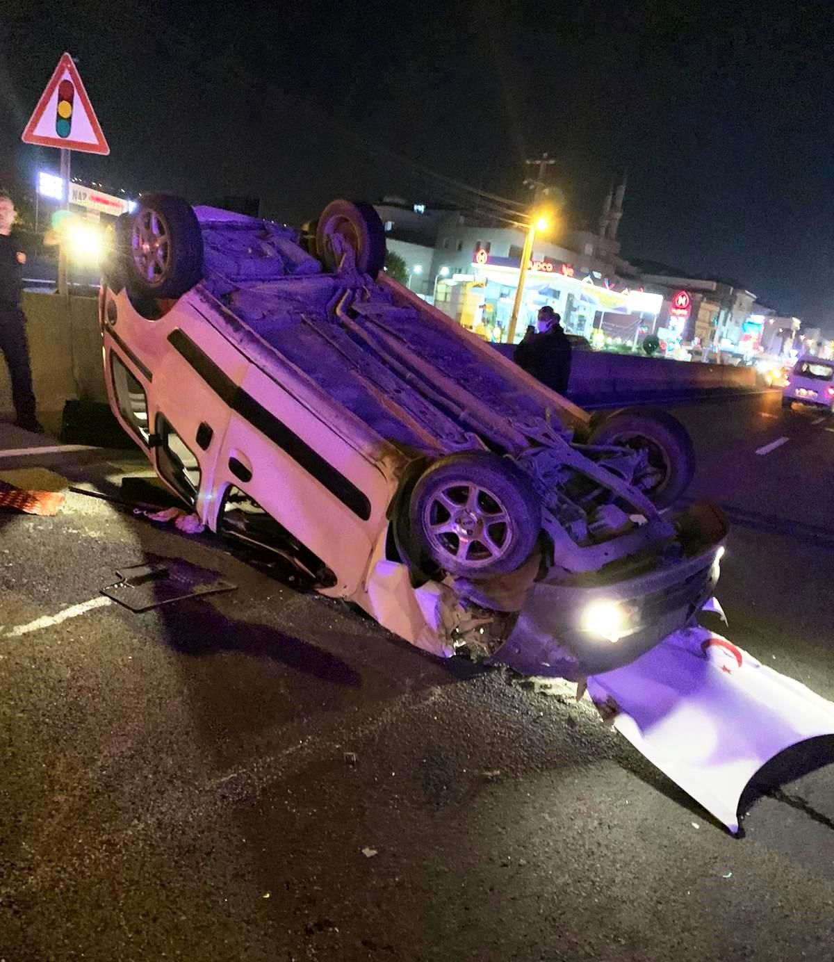 Altınova'da trafik kazası: 3 yaralı
