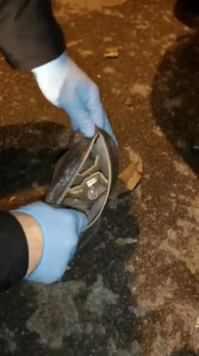 Son dakika haber: Beşiktaş'ta torbacının mıknatıslı çanta oyunu: Polis özel zulada marihuana ele geçirdi