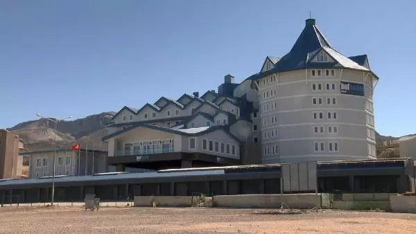 'BEYAZ CENNET' ULUDAĞ'DA HEDEF ANTALYA'YA GELEN RUS VE UKRAYNALI TURİSTLER-M