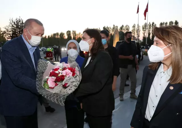 Cumhurbaşkanı Erdoğan, Kadınlarla Büyük Türkiye Yolunda programında konuştu: (1)