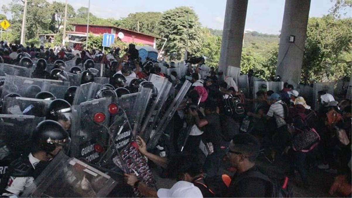 Meksika'da ömür kaidelerini protesto eden göçmenler, başşehre yürümeye başladı