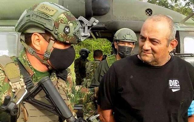 İşte dev operasyonun tüm ayrıntıları! Suç makinesi Otoniel yakalamak için 500 asker, 22 helikopter görev yaptı İşte dev operasyonun tüm ayrıntıları! Suç makinesi Otoniel yakalamak için 500 asker, 22 helikopter görev yaptı