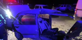 Isparta: Son dakika haberleri... Isparta'da kaza sonrası otomobil ikiye bölündü: 4 yaralı Isparta: Son dakika haberleri... Isparta'da kaza sonrası otomobil ikiye bölündü: 4 yaralı