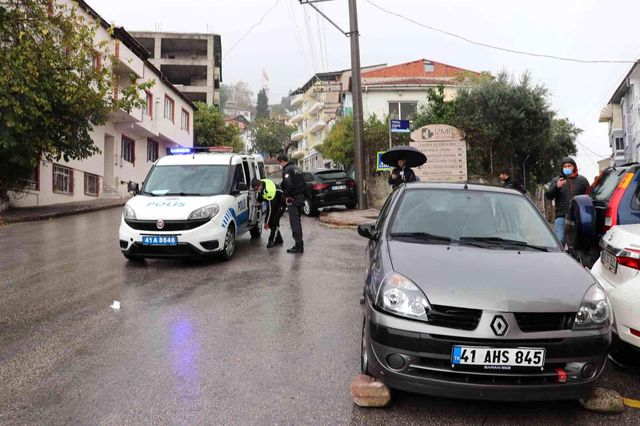 izmit te yagmur kazayi beraberinde getirdi 1 5 14483158 o