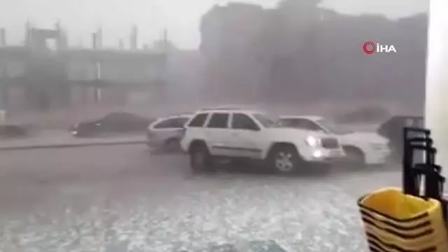 Libya'da golf topu büyüklüğünde dolu yağdı