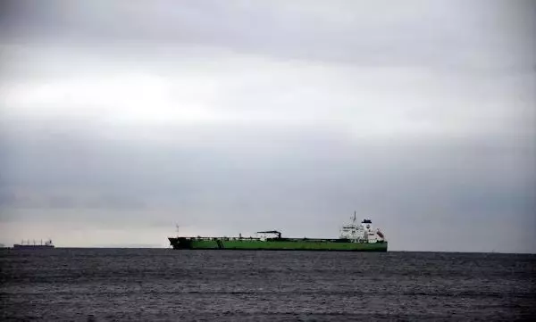 MARMARA'DA YOĞUN SİS DENİZ TRAFİĞİNİ AKSATTI