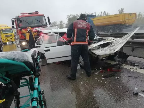 Sakarya'da 27 araçlı zincirleme kazalar: 3'ü ağır 17 yaralı