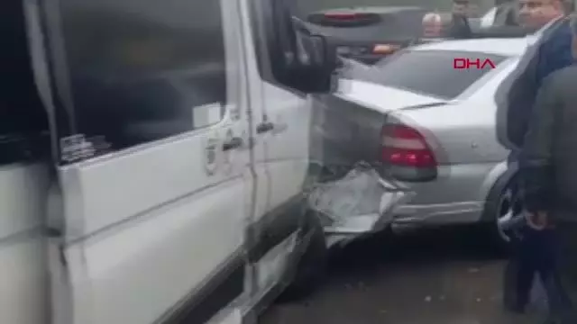 Sakarya'da 27 araçlı zincirleme kazalar: 3'ü ağır 17 yaralı