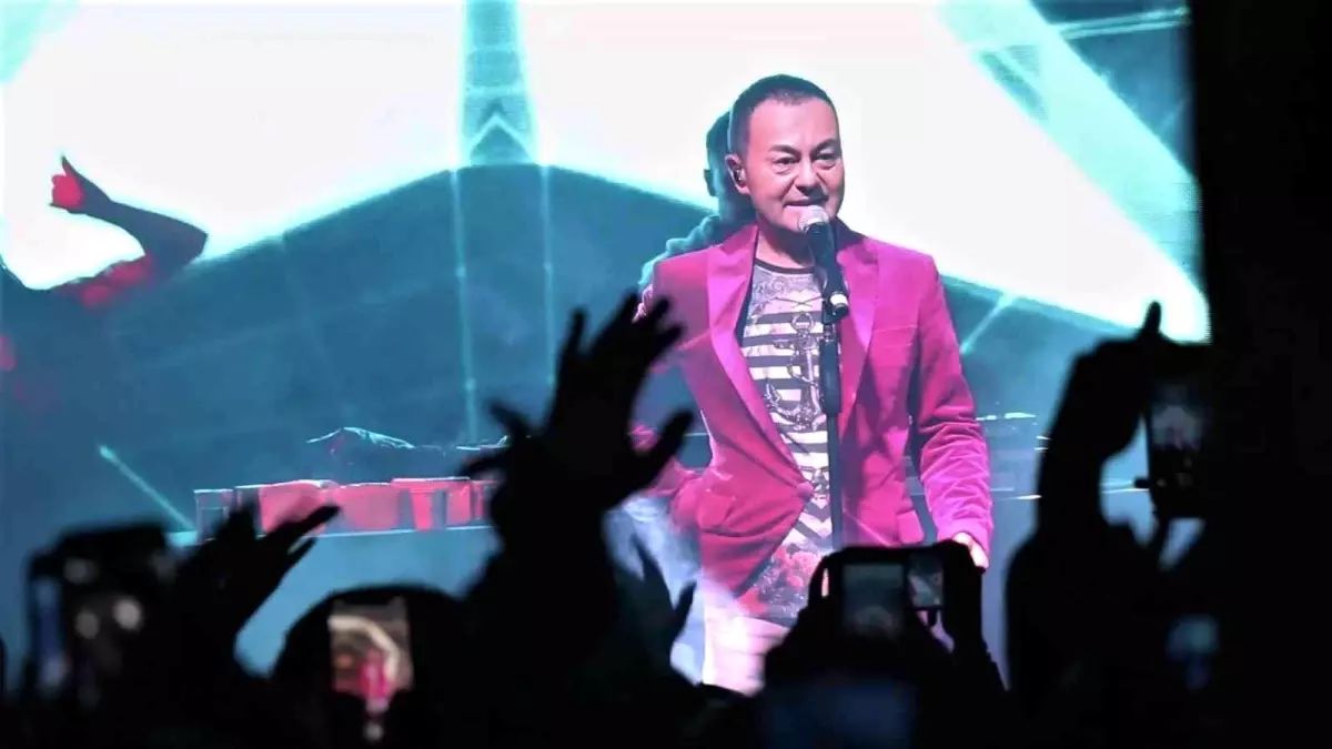 Serdar Ortaç konserinde yumruklar havada uçuştu! Devreye polis girdi