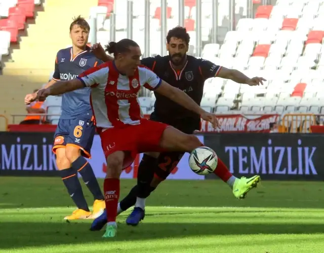 Süper Lig: FT Antalyaspor: 1 - Başakşehir: 2 (Maç sonucu)