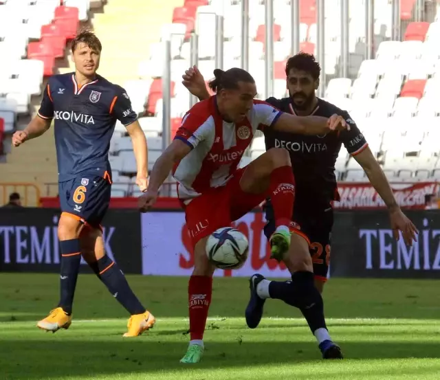 Süper Lig: FT Antalyaspor: 1 - Başakşehir: 2 (Maç sonucu)