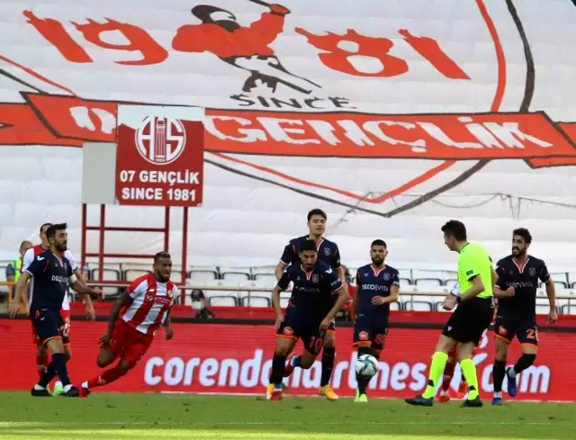 Süper Lig: FT Antalyaspor: 1 - Başakşehir: 2 (Maç sonucu)