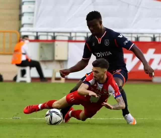 Süper Lig: FT Antalyaspor: 1 - Başakşehir: 2 (Maç sonucu)