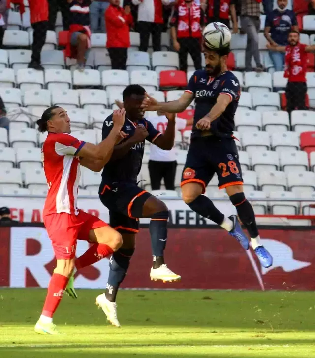 Süper Lig: FT Antalyaspor: 1 - Başakşehir: 2 (Maç sonucu)