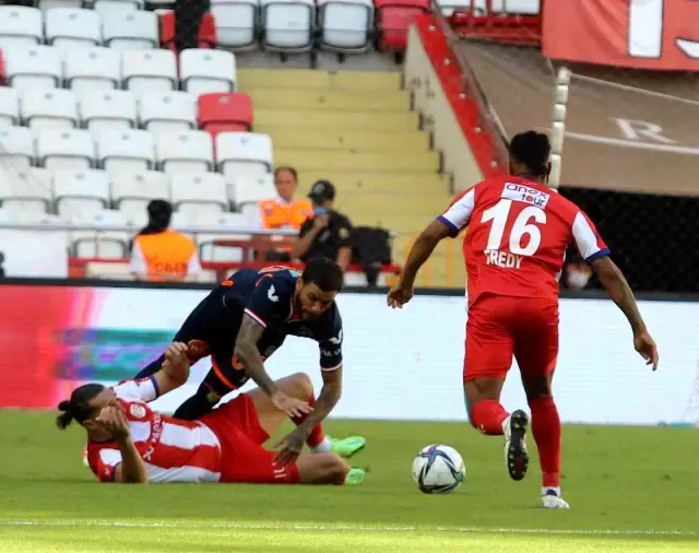 Süper Lig: FT Antalyaspor: 1 - Başakşehir: 2 (Maç sonucu)