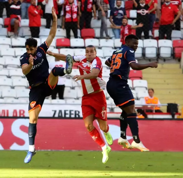 Süper Lig: FT Antalyaspor: 1 - Başakşehir: 2 (Maç sonucu)