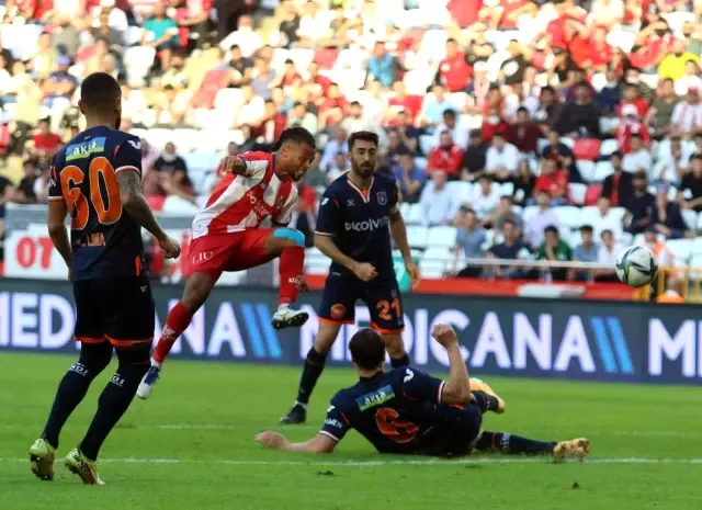 Süper Lig: FT Antalyaspor: 1 - Başakşehir: 2 (Maç sonucu)
