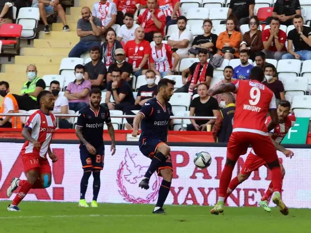 Süper Lig: FT Antalyaspor: 1 - Başakşehir: 2 (Maç sonucu)
