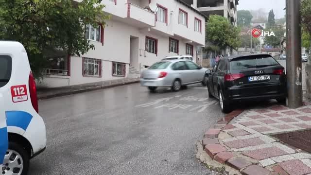 yagis sonrasi kayganlasan yolda kaza 1 yarali 4 14483158 o
