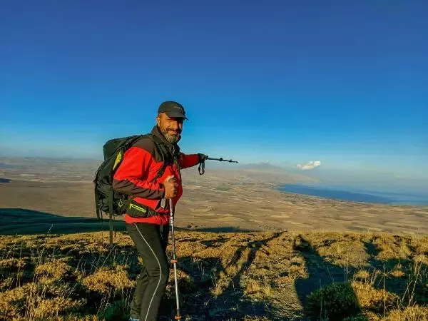 AYNI GÜN SÜPHAN VE NEMRUT'A TIRMANARAK ZİRVE YAPTILAR