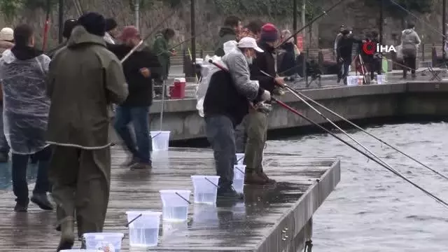 Beykoz'da en büyük ve en ağır balığı tutanlar ödüllendirildi