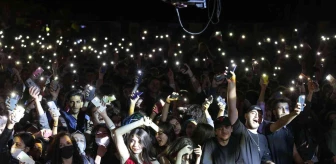 Binlerce İzmirli Buca'da Gripin konserinde buluştu