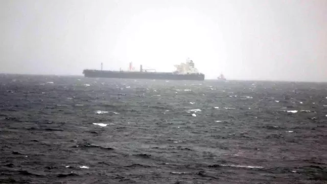 Marmara Denizi'nde çarpışan gemilerin hasar tespiti yapıldı