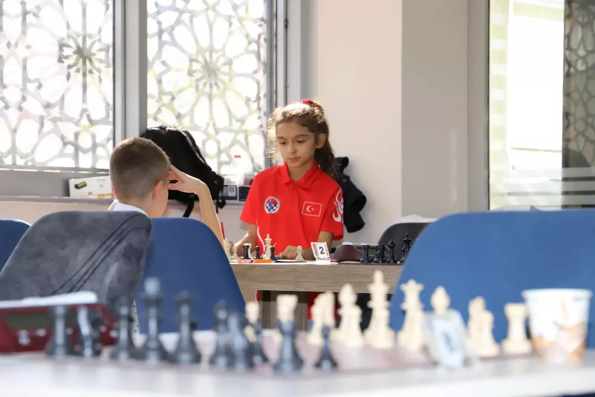 Mazıdağı'nda 'Cumhuriyet Bayramı' dolayısıyla satranç turnuvası düzenlendi