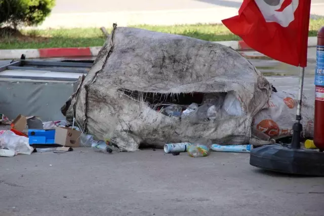 petrol istasyonuna dalan taksi hurda araci ve 5 14484978 o