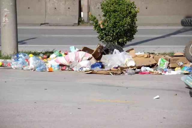 petrol istasyonuna dalan taksi hurda araci ve 6 14484978 o