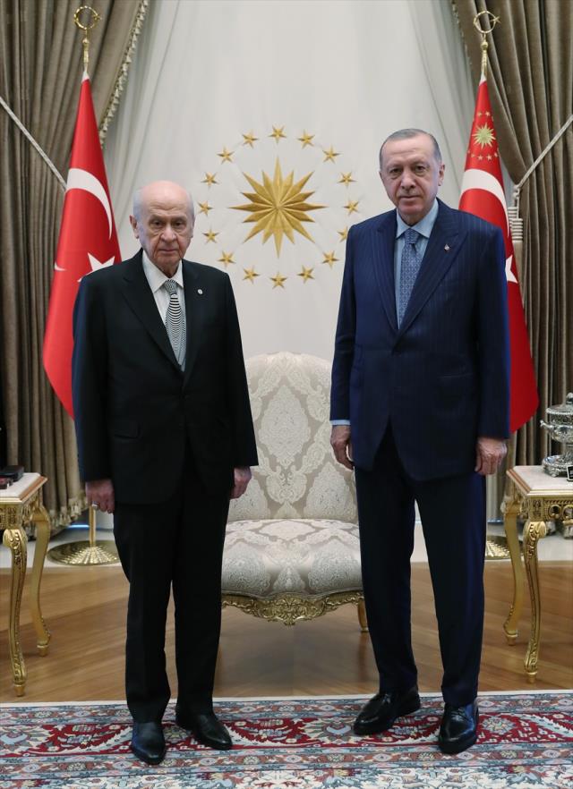 Cumhurbaşkanı Erdoğan ve Bahçeli görüşmesi başladı! Masada iki mevzu başlığı var