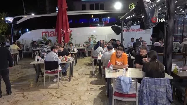 Turistlere Adana Kebap eğitimi