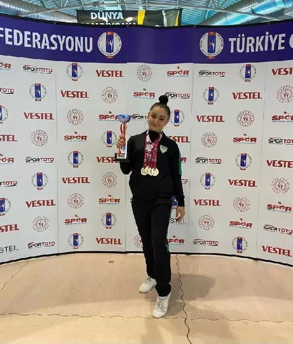 Türkiye Aerobik Cimnastik Şampiyonası'na Manisa BBSK damgası