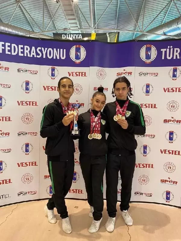 Türkiye Aerobik Cimnastik Şampiyonası'na Manisa BBSK damgası