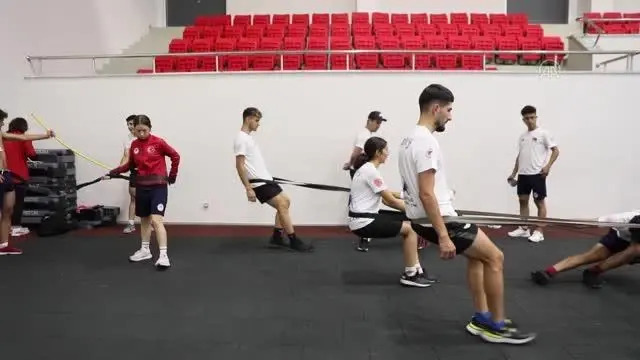 Türkiye rekoru kıran short track sporcusu Derya Karadağ'ın hedefi Pekin Olimpiyatları