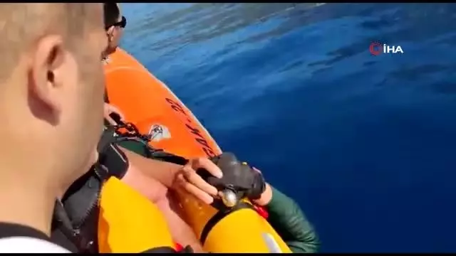 Ukraynalı kadın paraşütçü denize çakıldı