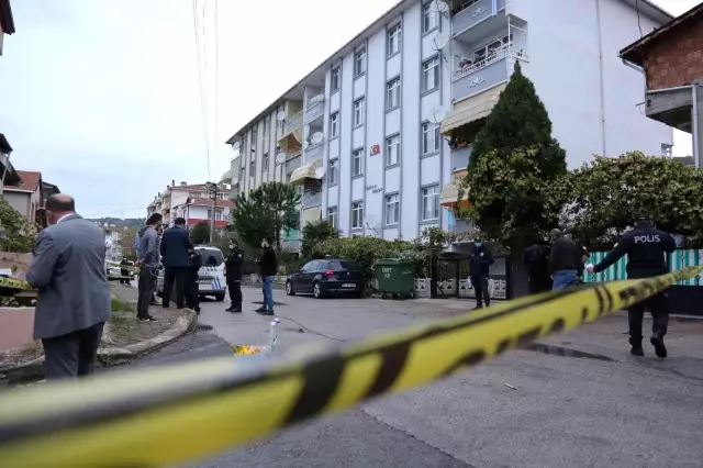 Sokakta çatışırken bir kişiyi öldüren kayınpeder, damat ve arkadaşına 53 yıl 6 ay hapis Sokakta çatışırken bir kişiyi öldüren kayınpeder, damat ve arkadaşına 53 yıl 6 ay hapis