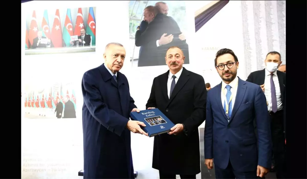 Cumhurbaşkanı Erdoğan ve Aliyev, Karabağ'daki AA sergisinde milli SİHA'ların öncüsü Özdemir Bayraktar'ı yad etti