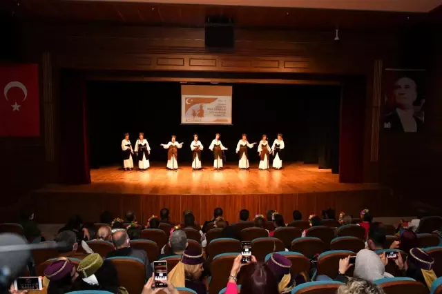 Esenyurt'ta düzenlenen uluslararası müzik ve halk dansları ilgiyle izlendi