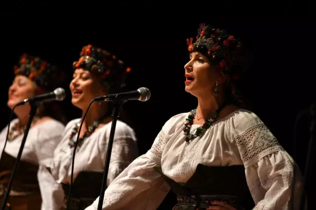 Esenyurt'ta düzenlenen uluslararası müzik ve halk dansları ilgiyle izlendi