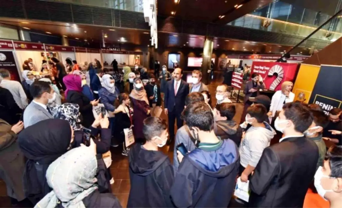 Konya Büyükşehir Belediyesi tarafından düzenlenen Konya Kitap Günleri 802 bin 104 ziyaretçiyle kendi rekorunu kırdı