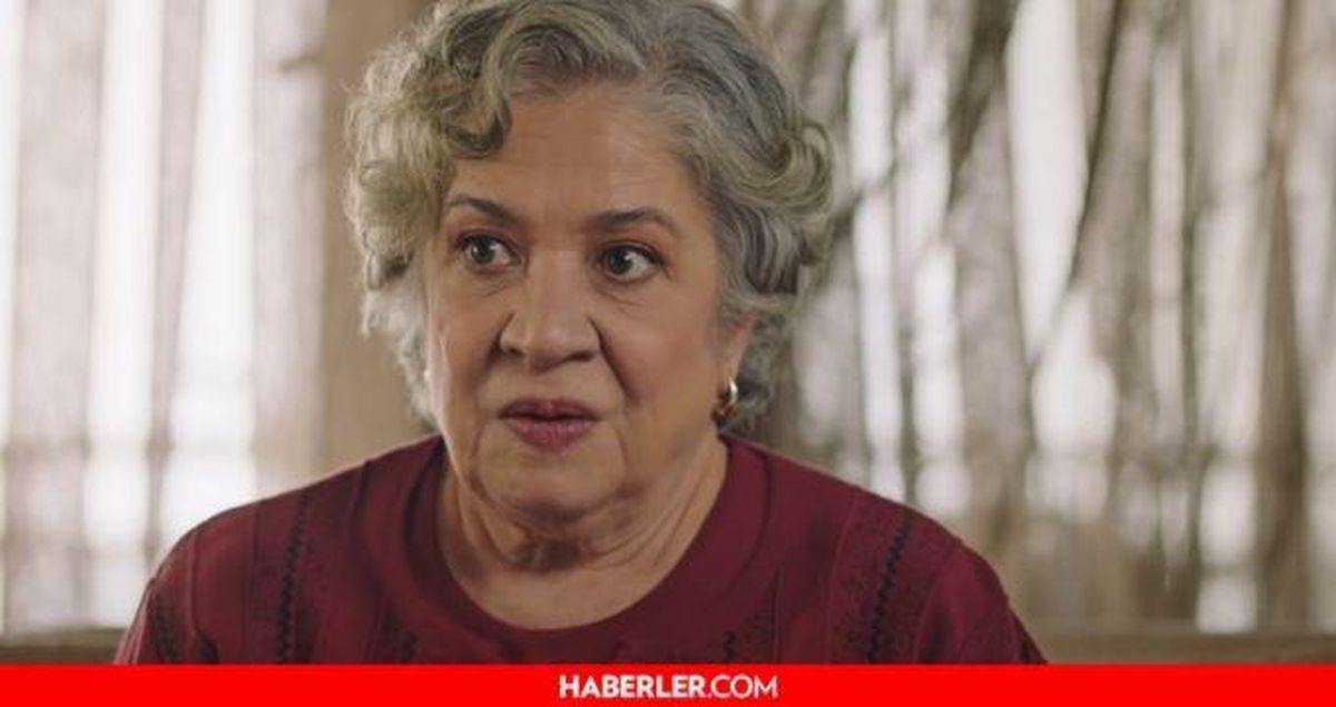 Masumlar Apartmanı Esat'ın annesi Şennur kimdir? Tülay Bursa kimdir, kaç yaşında?