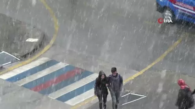 Palandöken beyaz gelinliğini giydi