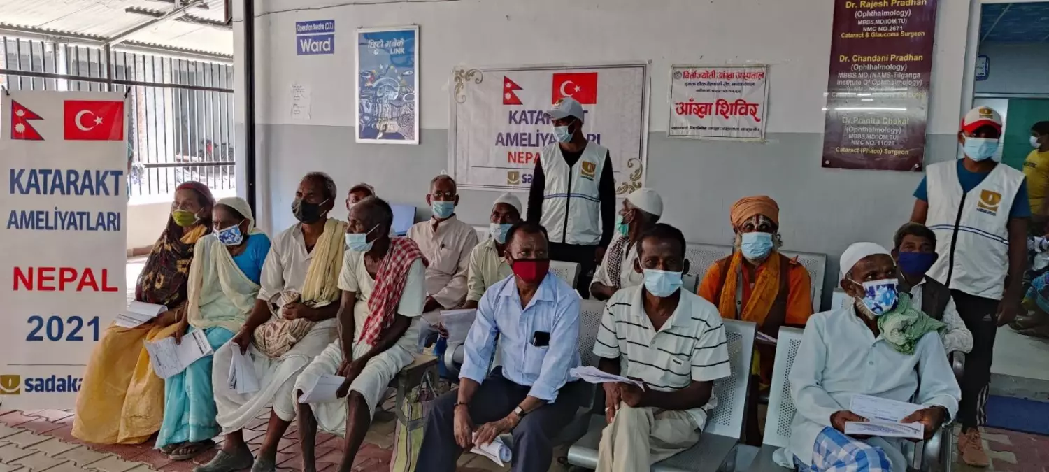 Sadakataşı Derneği Nepal'de 570 kişin katarakt ameliyatını yaptırdı