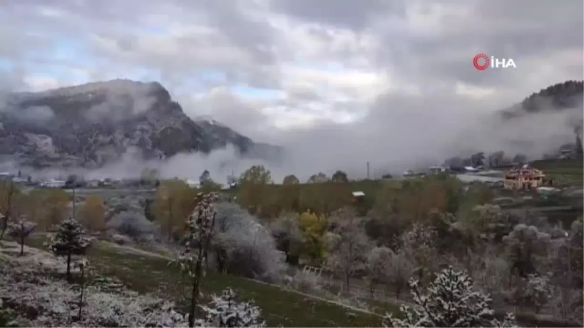 Sakin şehir Şavşat'ta sonbahar manzaraları yerini kışa bıraktı