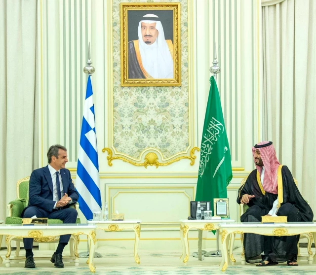 Son dakika! Suudi Arabistan Veliaht Prensi Selman, Yunanistan Başbakanı Miçotakis ile bir ortaya geldi