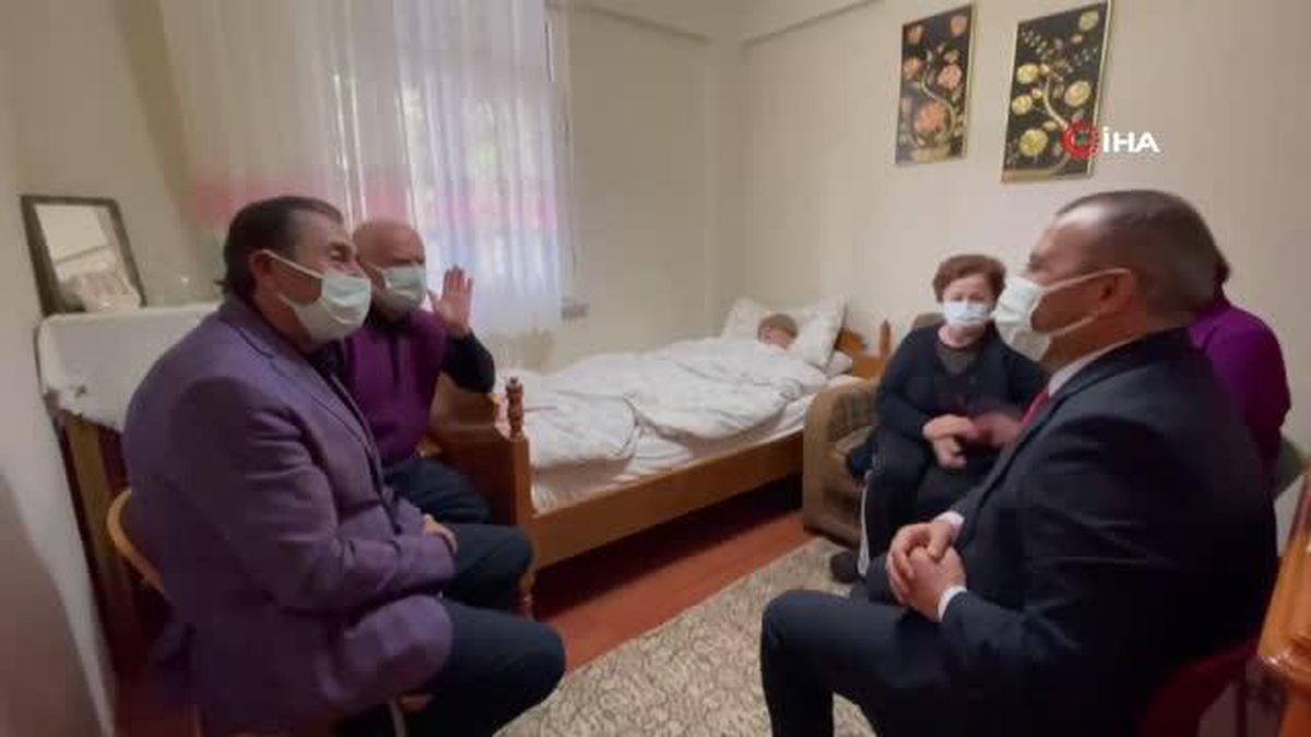 Vali Sonel'den Cumhuriyet yaşıtlarına yakın ilgi