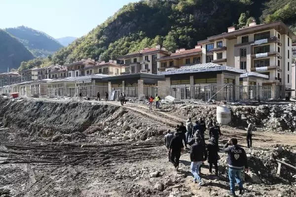 AFAD Başkanı Yunus Sezer, incelemelerde bulundu