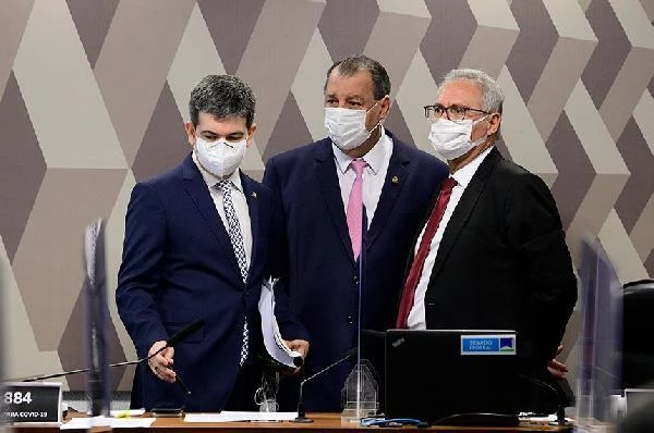 Bolsonaro'nun başı asıl artık dertte! Uzun cürüm listesi parlamentoda onaylandı