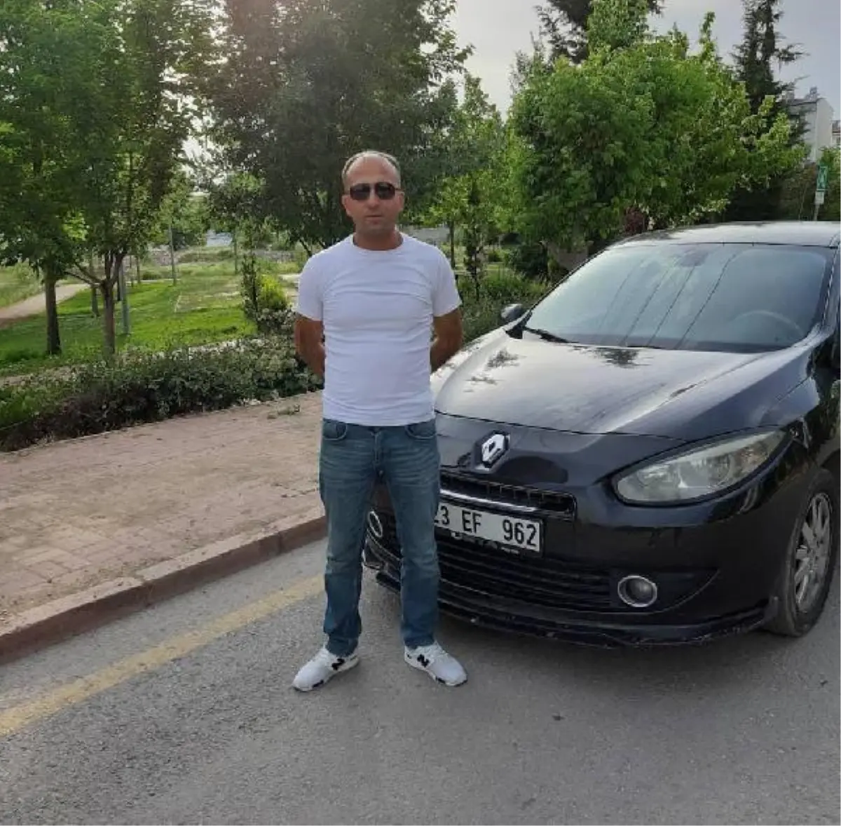 Çay ocağında husumetlisini öldürdü
